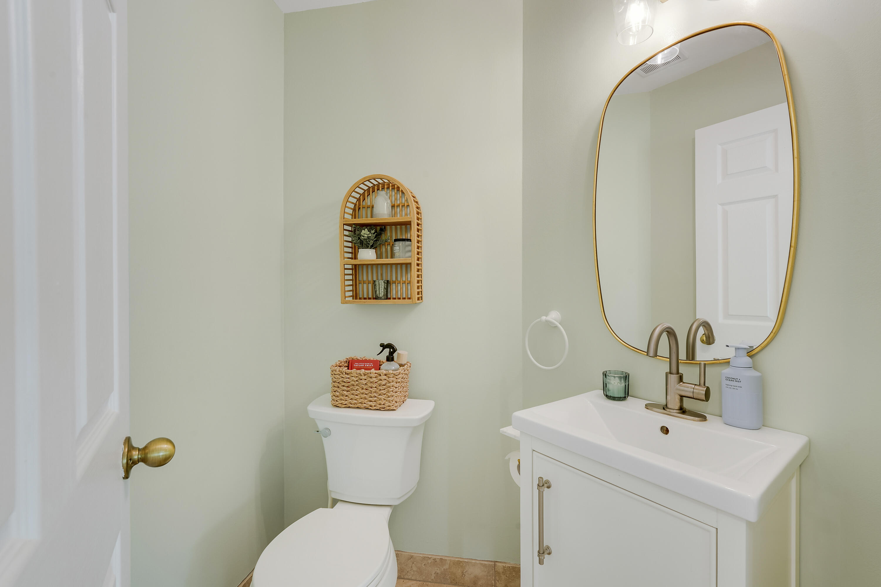 COCONUT POINT - Residential