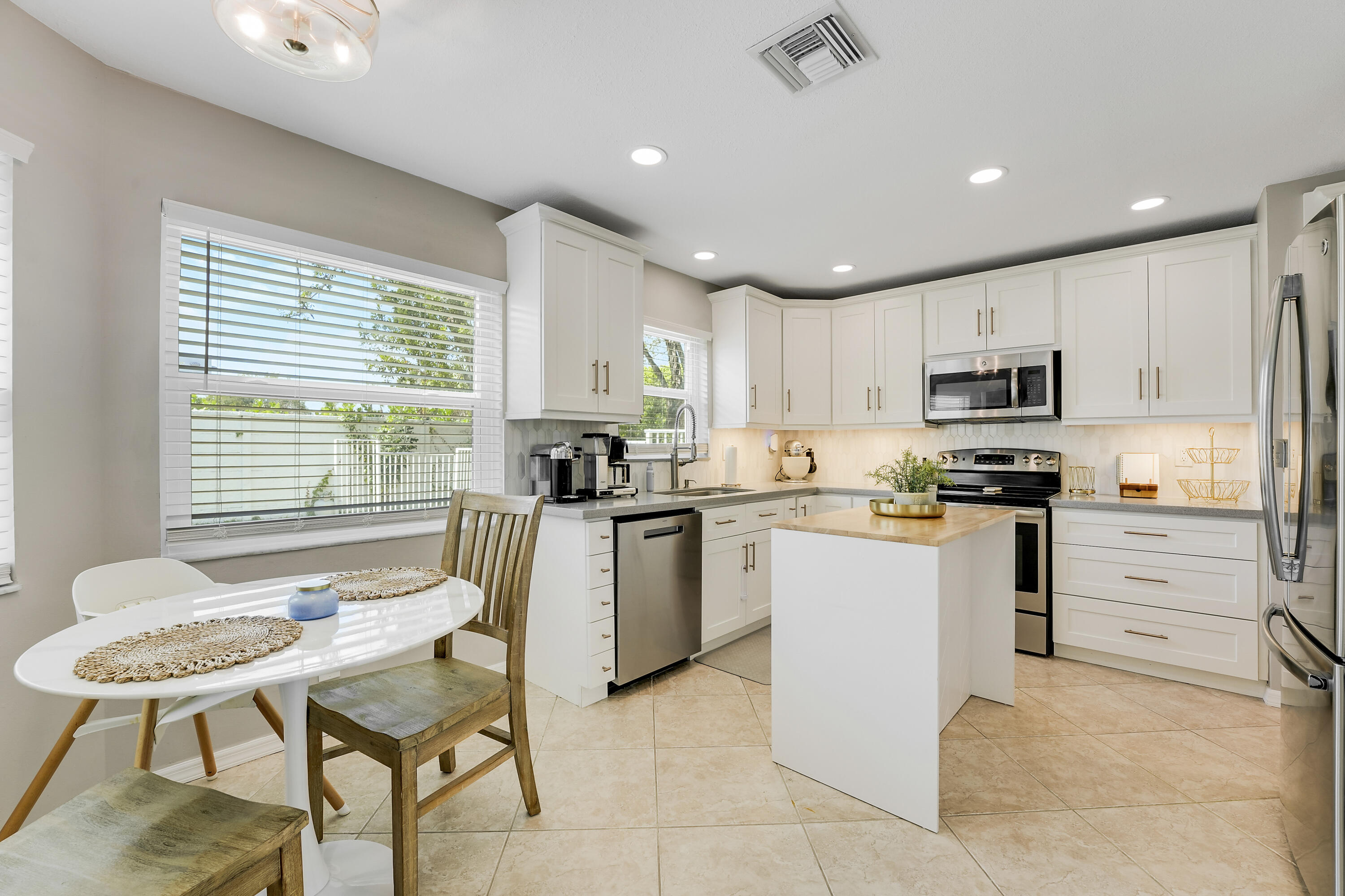 COCONUT POINT - Residential