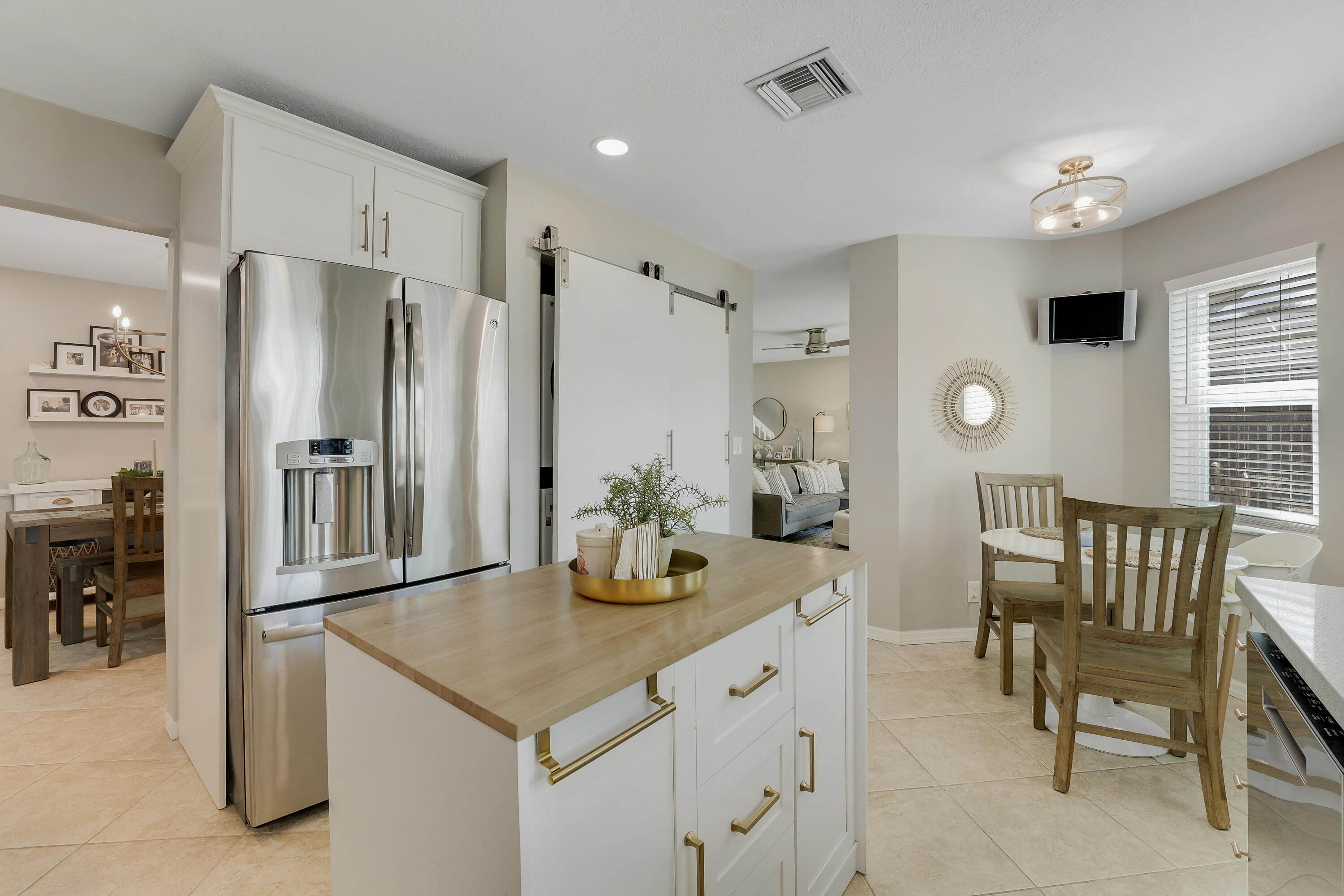 COCONUT POINT - Residential