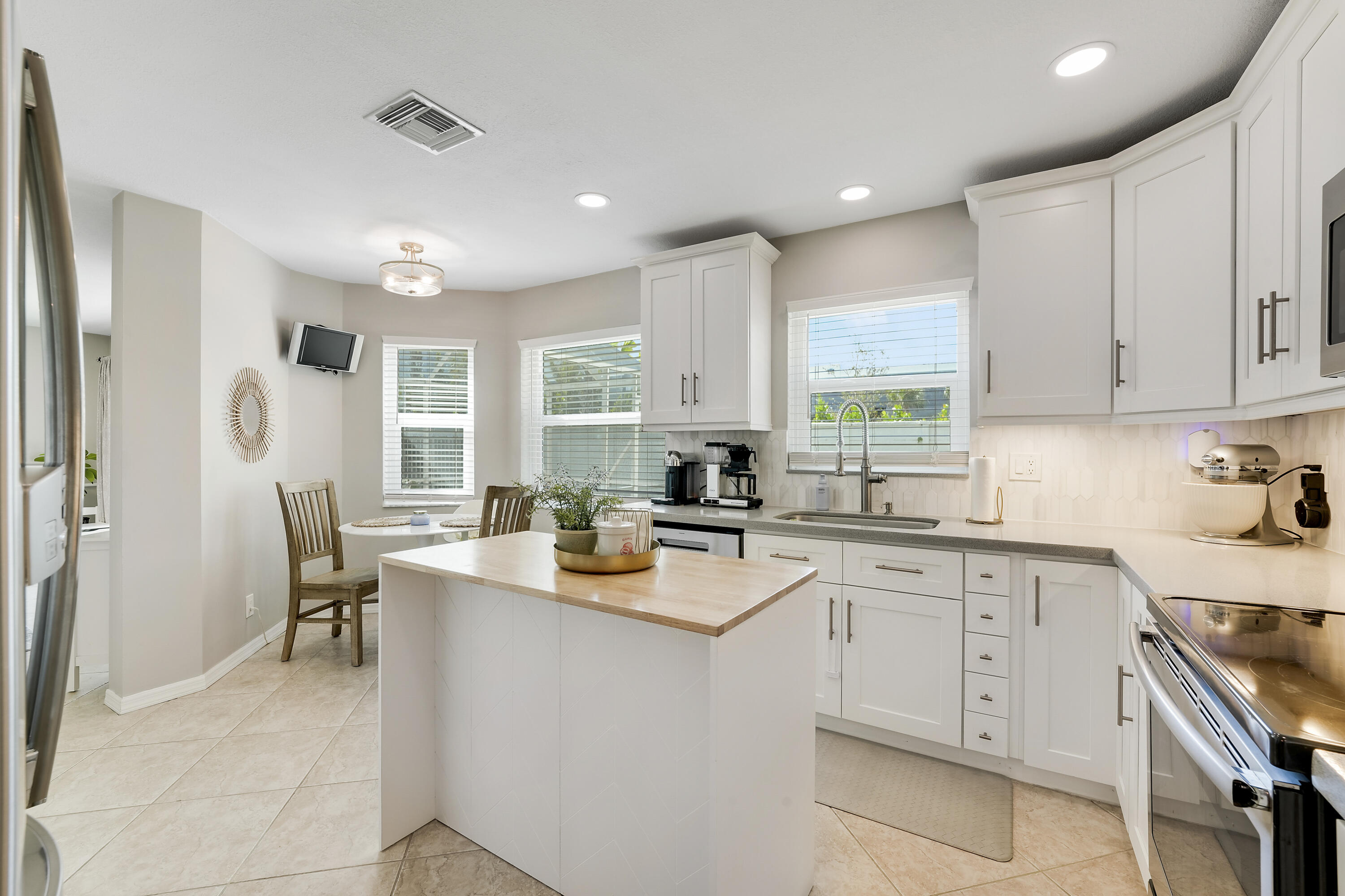 COCONUT POINT - Residential