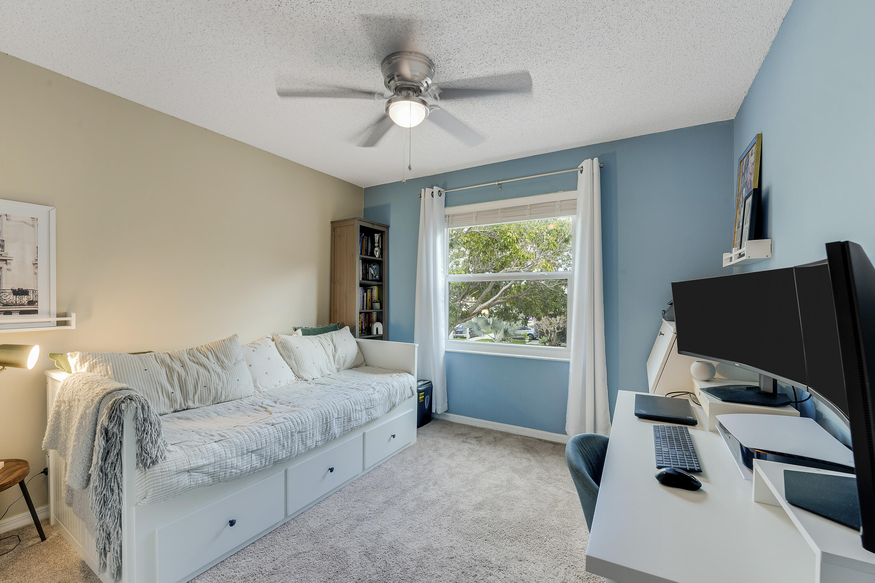 COCONUT POINT - Residential