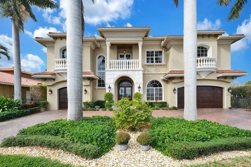 Bring your 85 ft Yacht to this exclusive Boca Harbour Island No Fixed Bridge luxuary estate with the best protected Dockage in Boca for a large Yachtt  and also the Best View in Boca!!!!12,000 ib boat lift included and professional gas cooking.