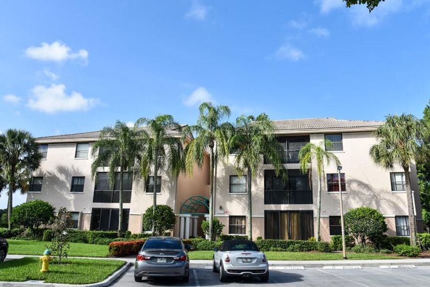 WOW WHAT A VIEW!!!! LARGE 2 BEDROOM 2 BATH CONDO ON 1ST FLOOR WITH A SCREENED IN PATIO TO ENJOY THE BEAUTIFUL VIEW. THIS CONDO FEATURES A LARGE KITCHEN AND TONS OF CABINET SPACE. CLOSE TO ALL MAJOR HIGHWAYS AND GREAT SCHOOLS. THIS UNIT WILL NOT LAST LONG AND THE BEST PART ALL AGES WELCOME!!!!!!