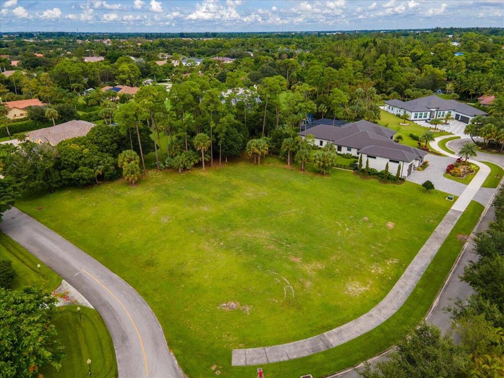 BANYAN LAKES 2 - Land