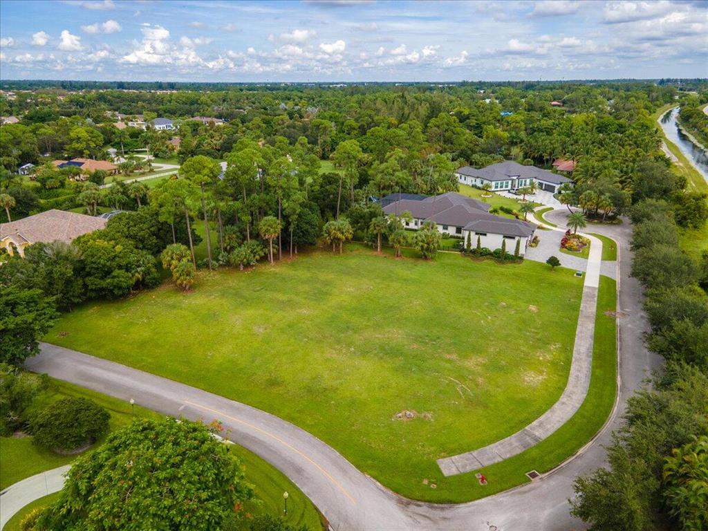 BANYAN LAKES 2 - Land