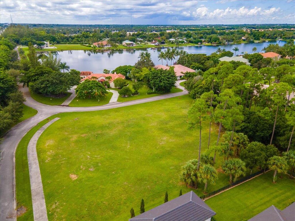 BANYAN LAKES 2 - Land