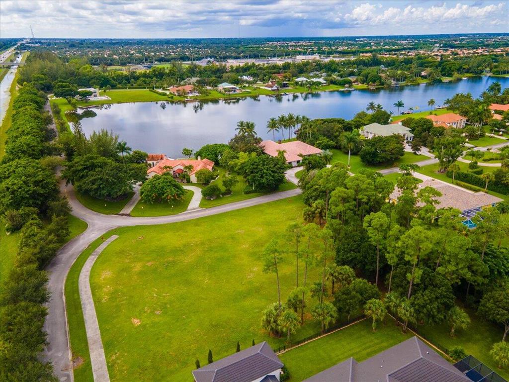 BANYAN LAKES 2 - Land