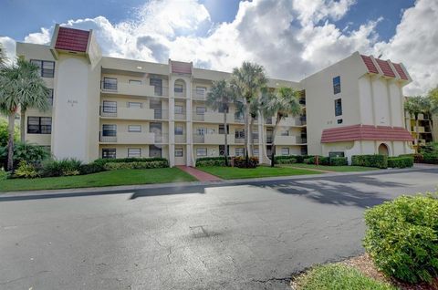 Condominium in Boca Raton FL 23380 Carolwood Ln Ln.jpg