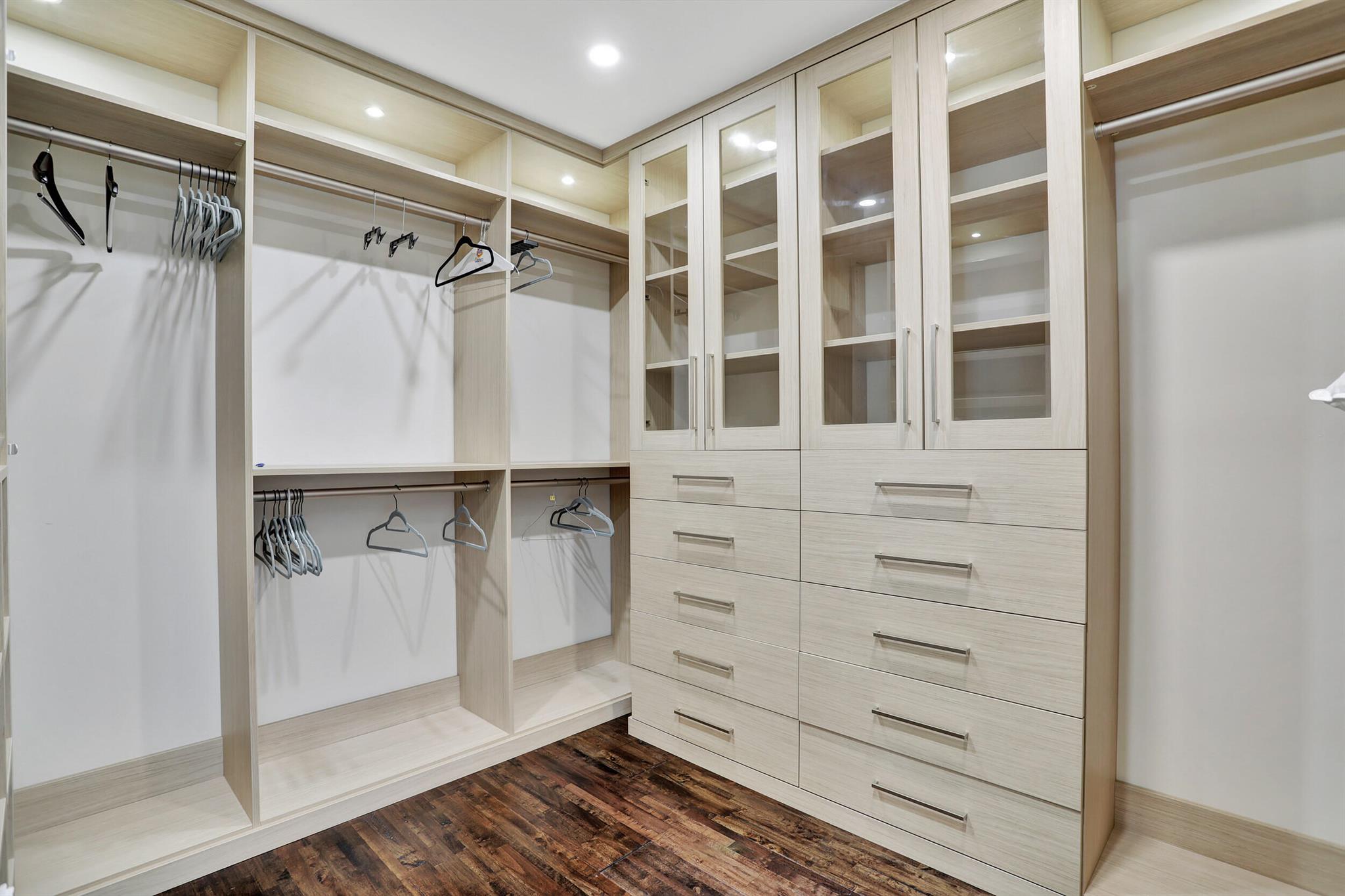 BLUE INLET - Residential