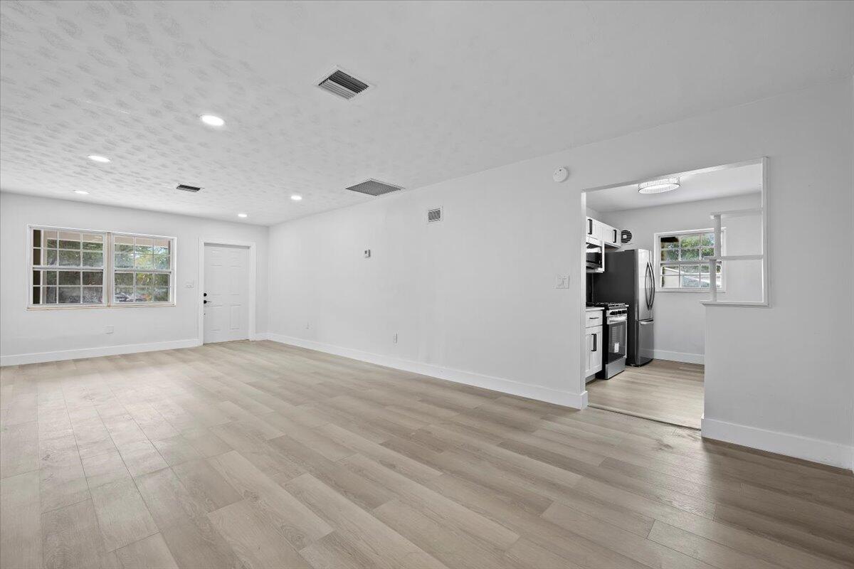 LAKE WORTH TOWN OF - Residential Income