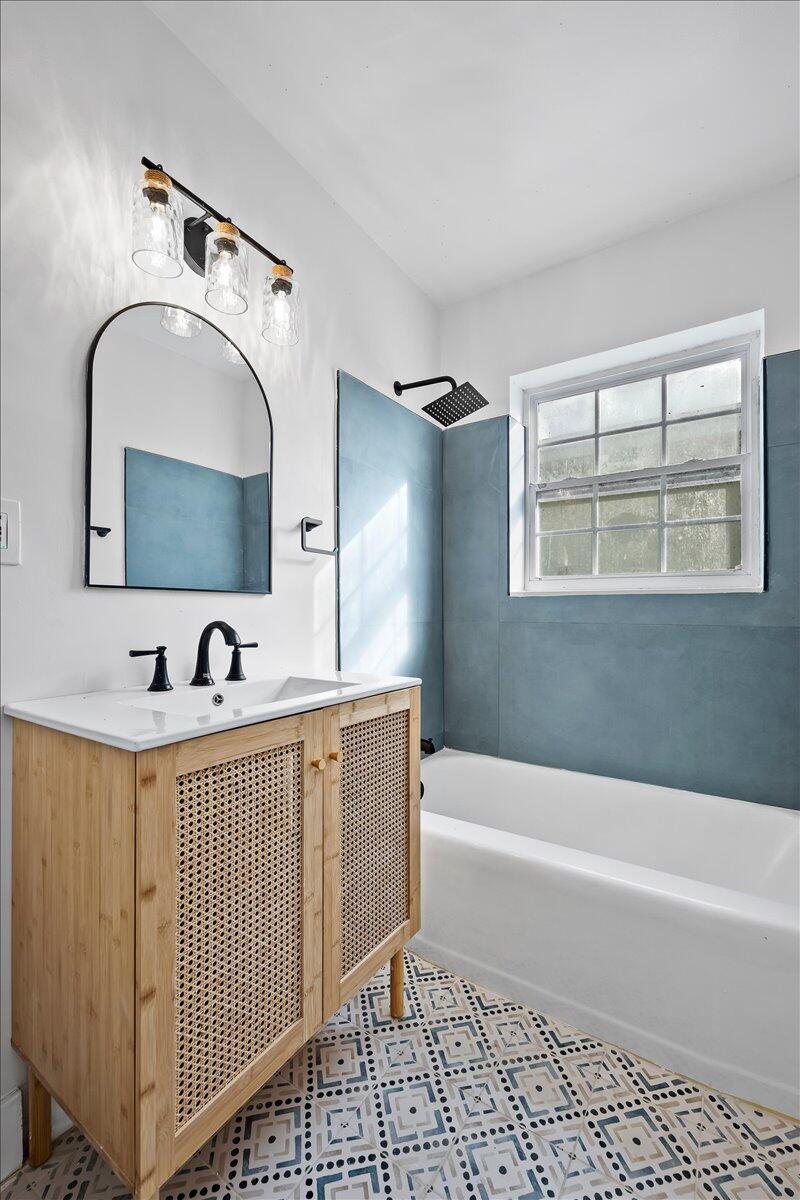 LAKE WORTH TOWN OF - Residential Income