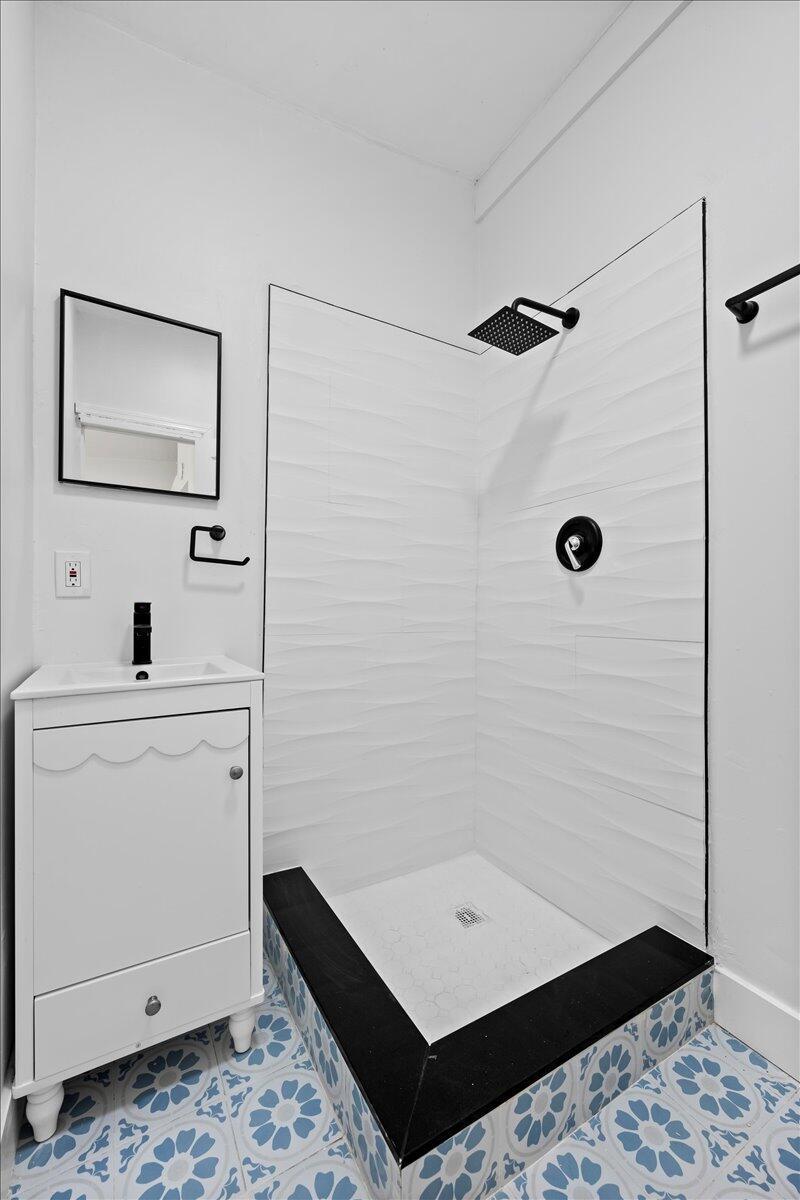 LAKE WORTH TOWN OF - Residential Income