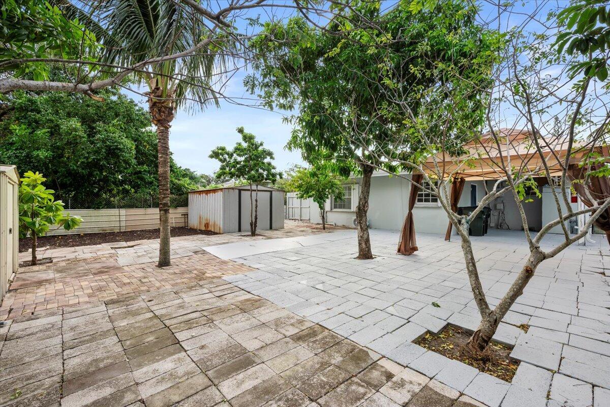 LAKE WORTH TOWN OF - Residential Income