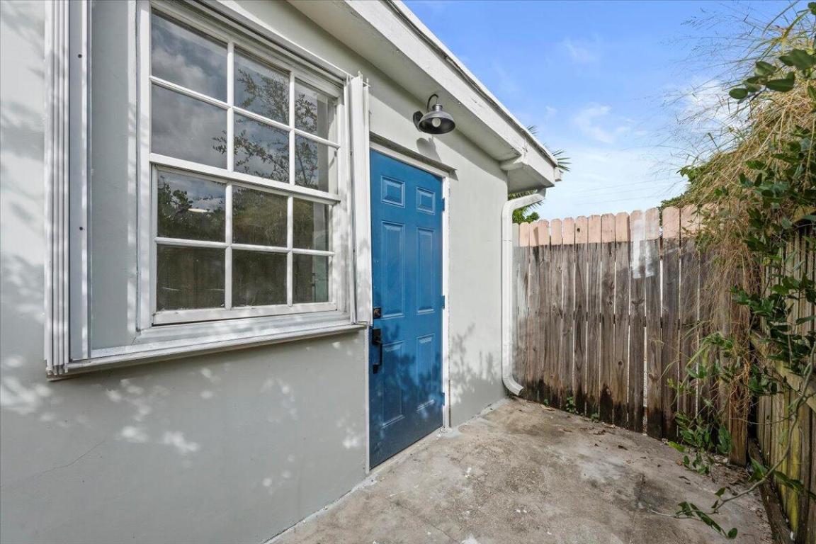 LAKE WORTH TOWN OF - Residential Income