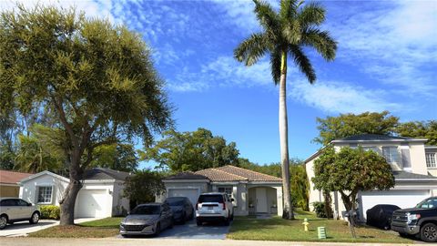 4629 SW 12th St Deerfield Beach FL 33442