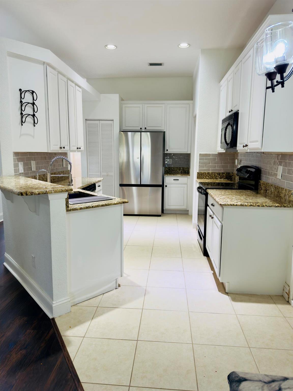 TRADITION PLAT NO 29 - Residential Lease
