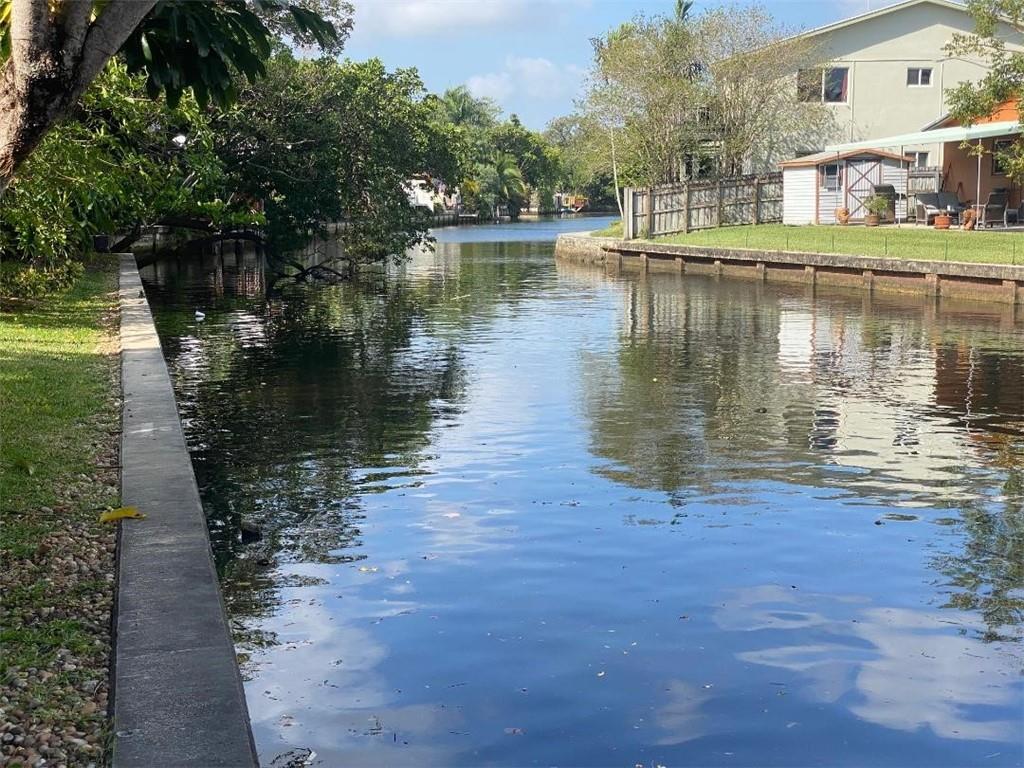 Townhouse Shores Condo - Residential