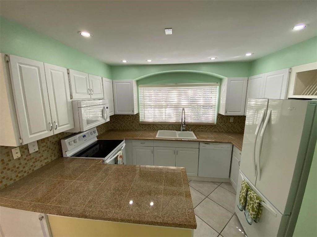 Townhouse Shores Condo - Residential