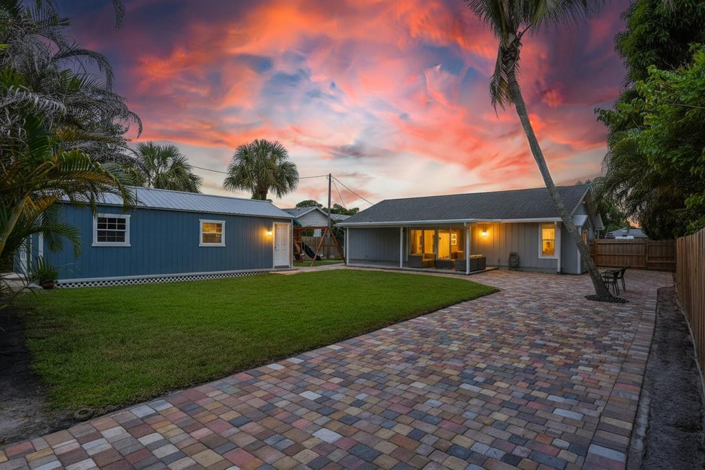 Photo of 4994 SE PINE KNOLL Way, Stuart, FL 34997 (MLS # B26066366)