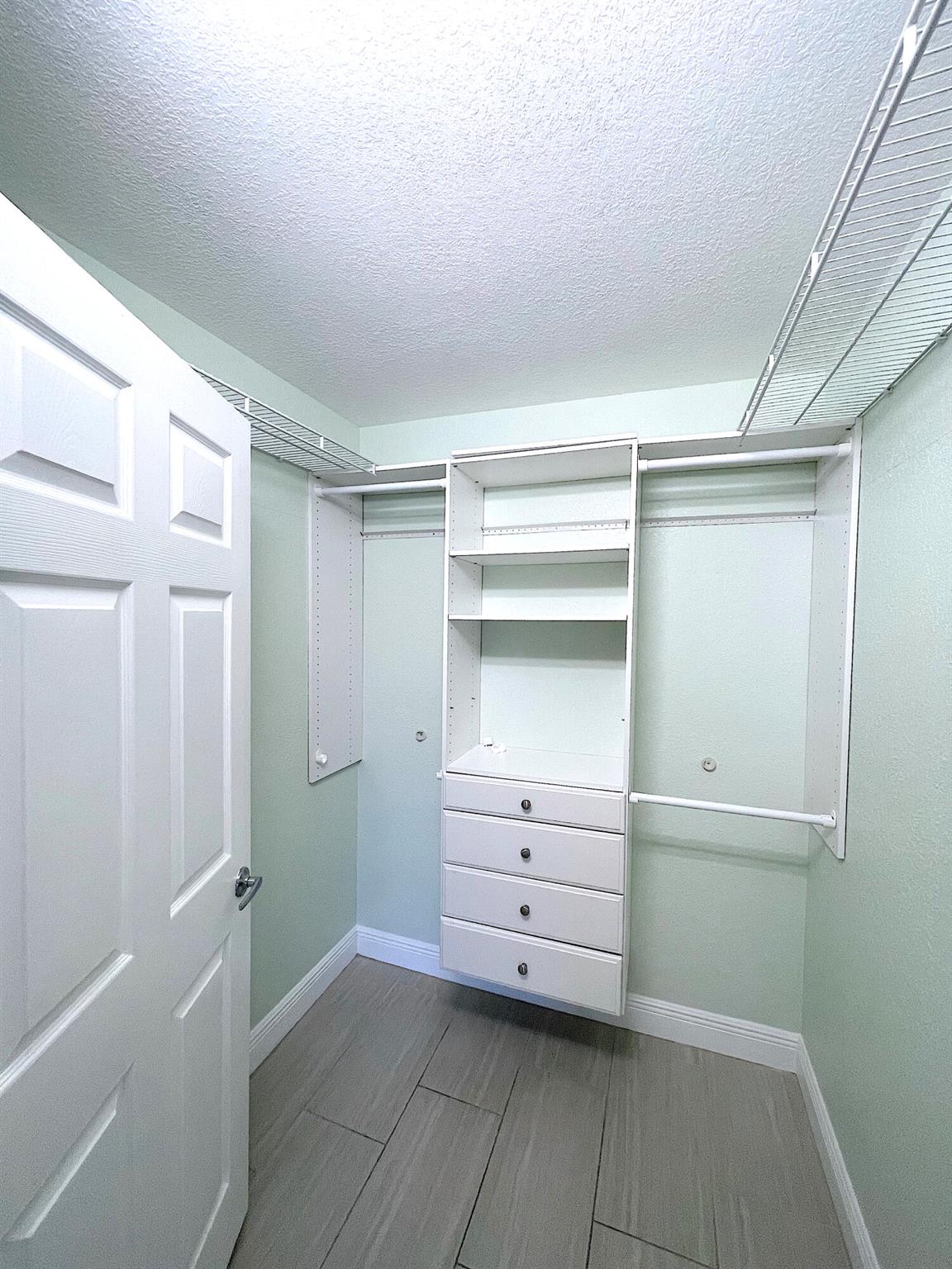 THE LAKES AT THE SAVANNAH - Residential