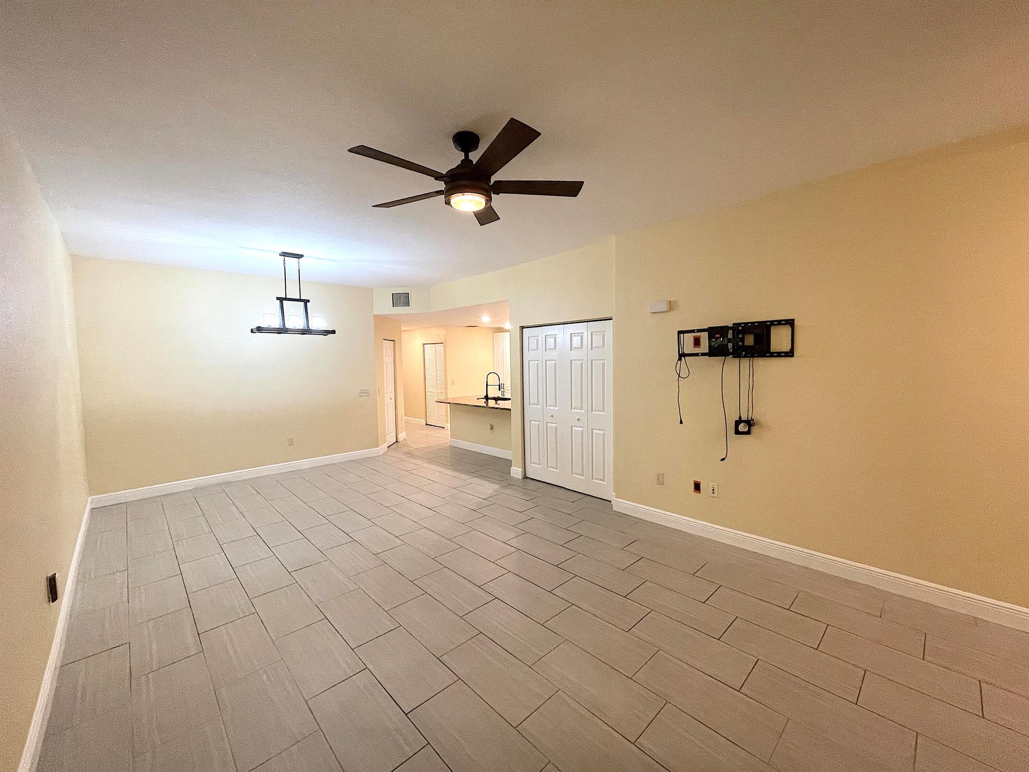 THE LAKES AT THE SAVANNAH - Residential