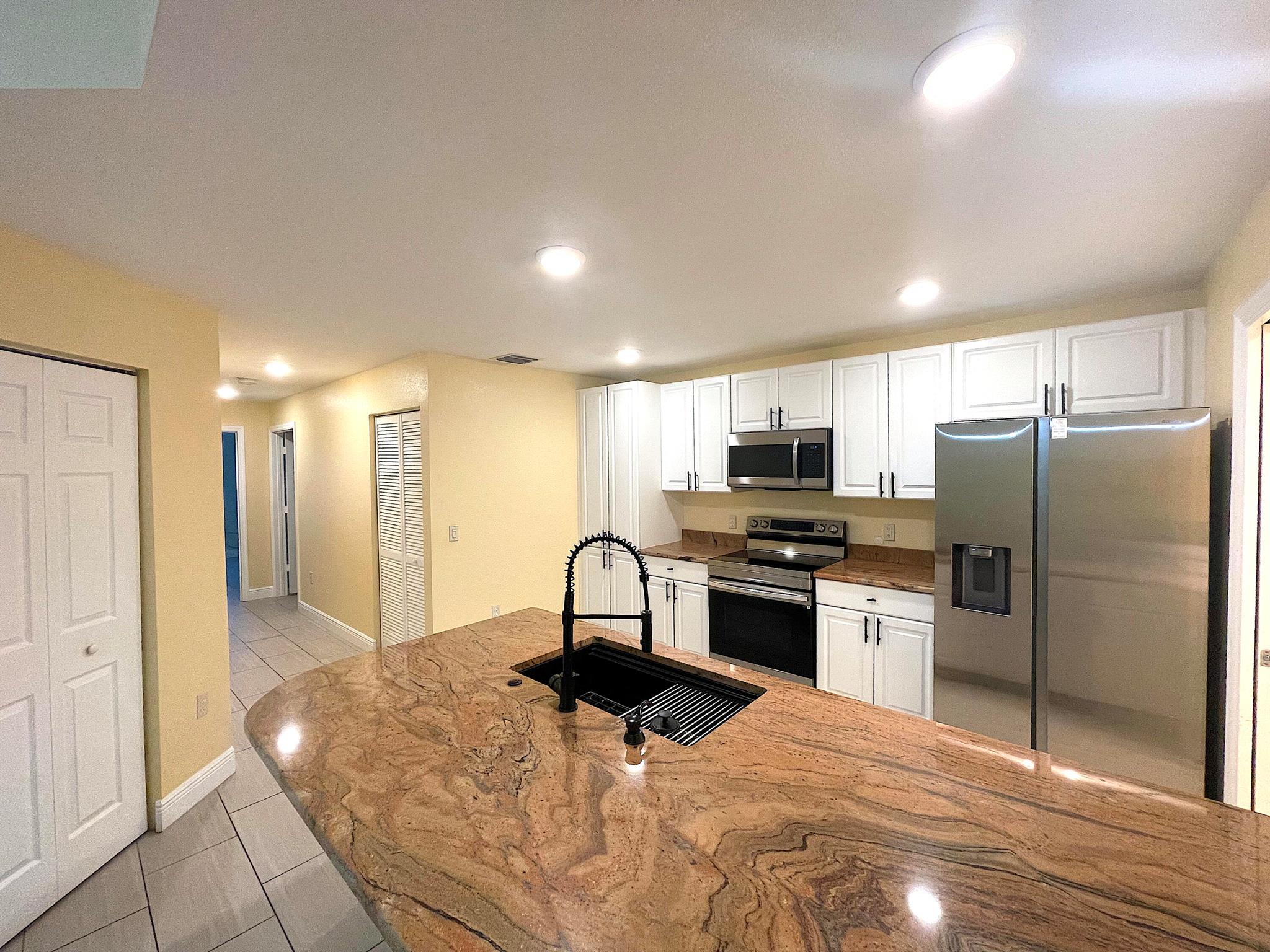 THE LAKES AT THE SAVANNAH - Residential