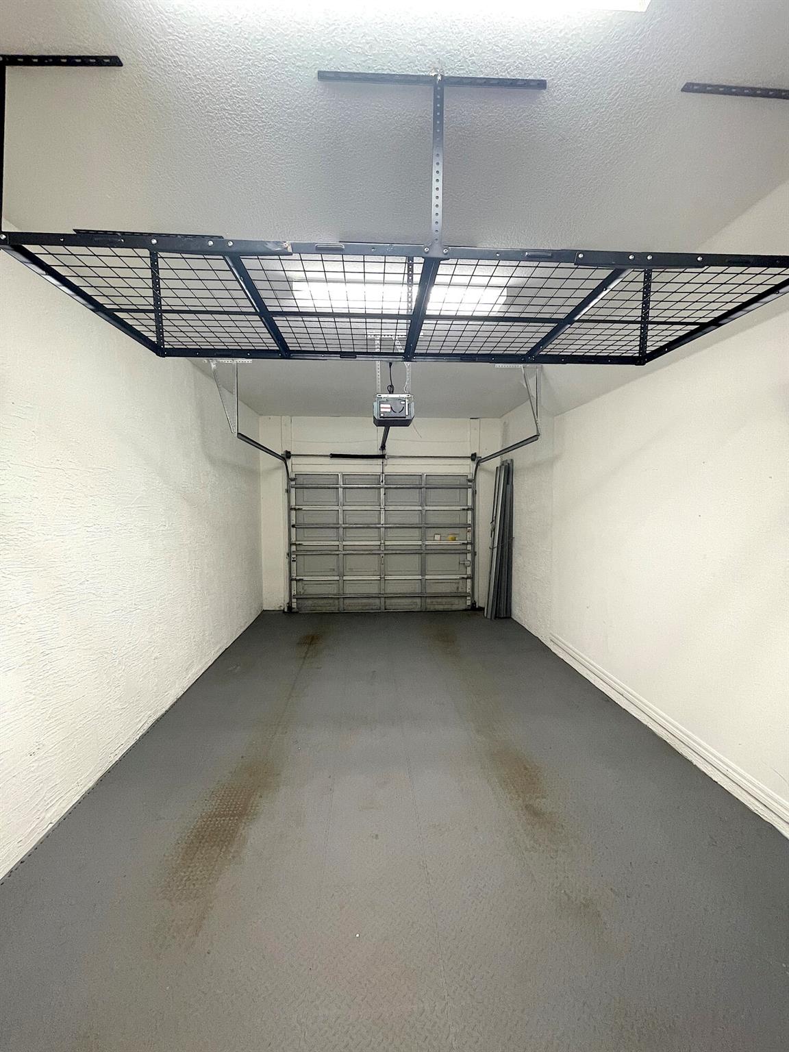 THE LAKES AT THE SAVANNAH - Residential