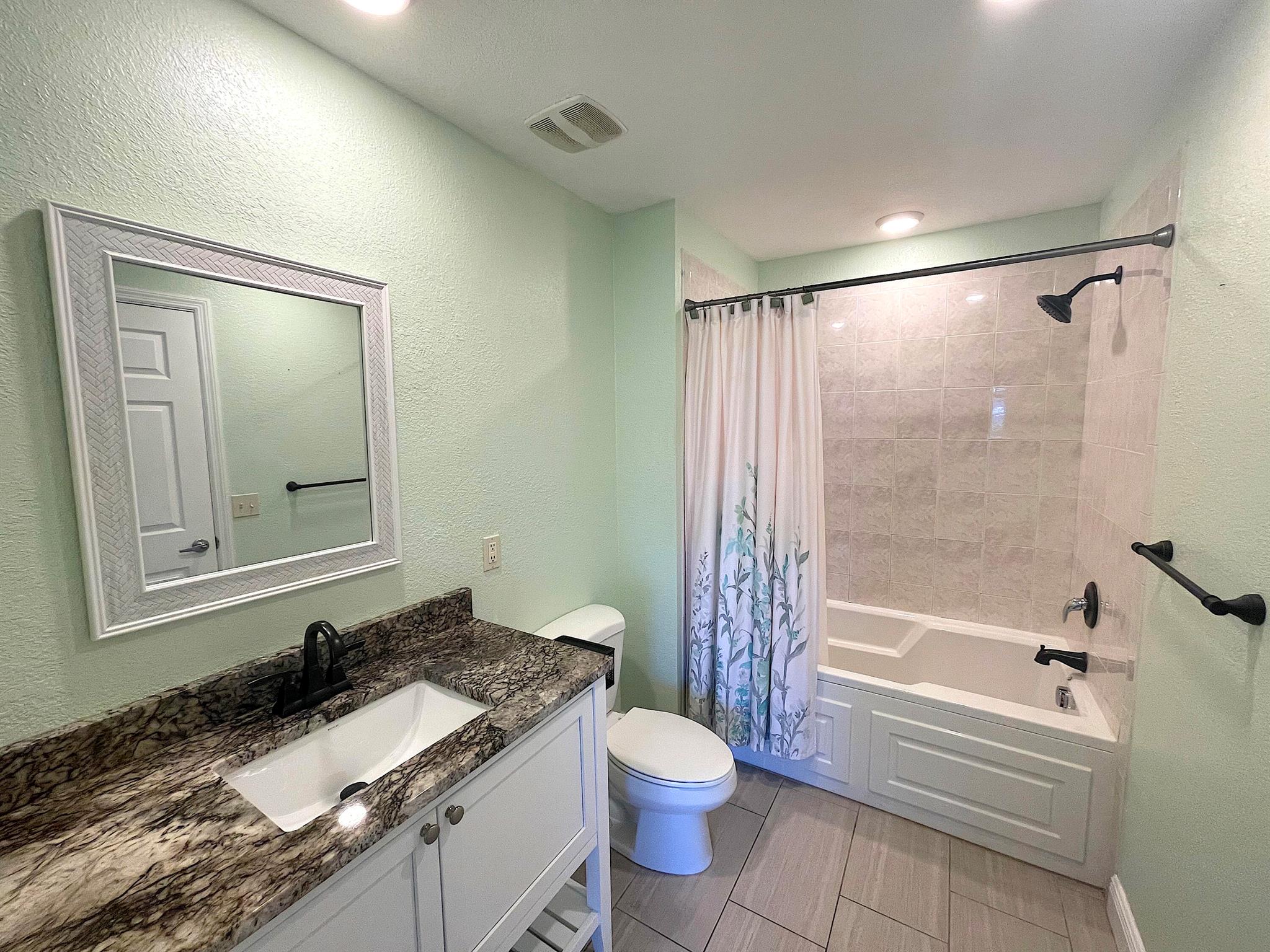 THE LAKES AT THE SAVANNAH - Residential