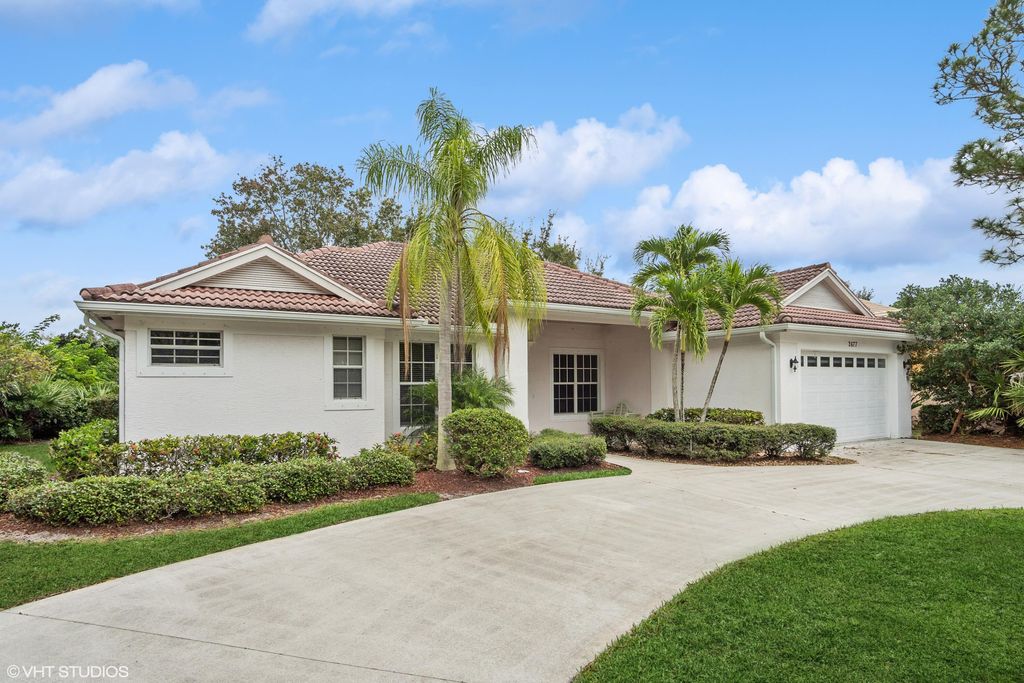 Photo of 2677 SW Oak Ridge Road, Palm City, FL 34990 (MLS # R10954973)