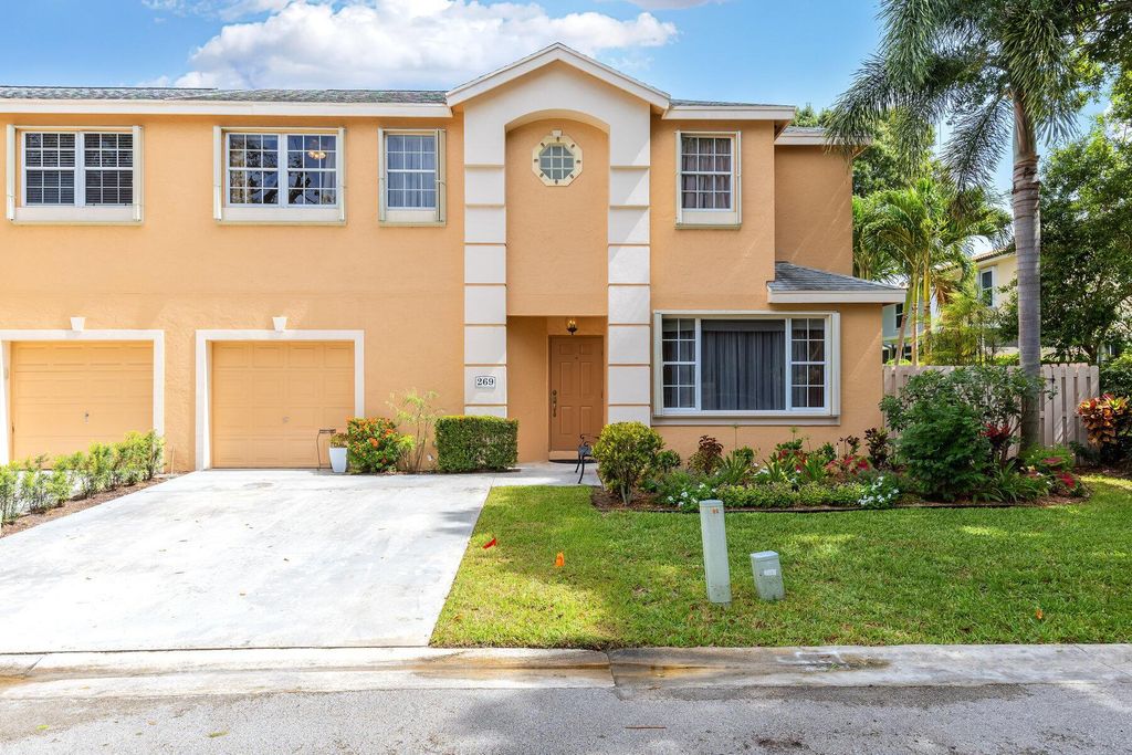 Photo of 269 Laurel Oaks Way, Jupiter, FL 33458 (MLS # R11009852)