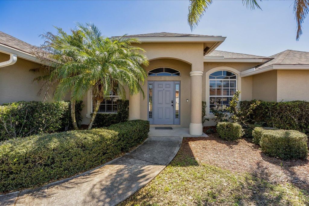 Photo of 508 SW Lakota Avenue, Port Saint Lucie, FL 34953 (MLS # B26004372)