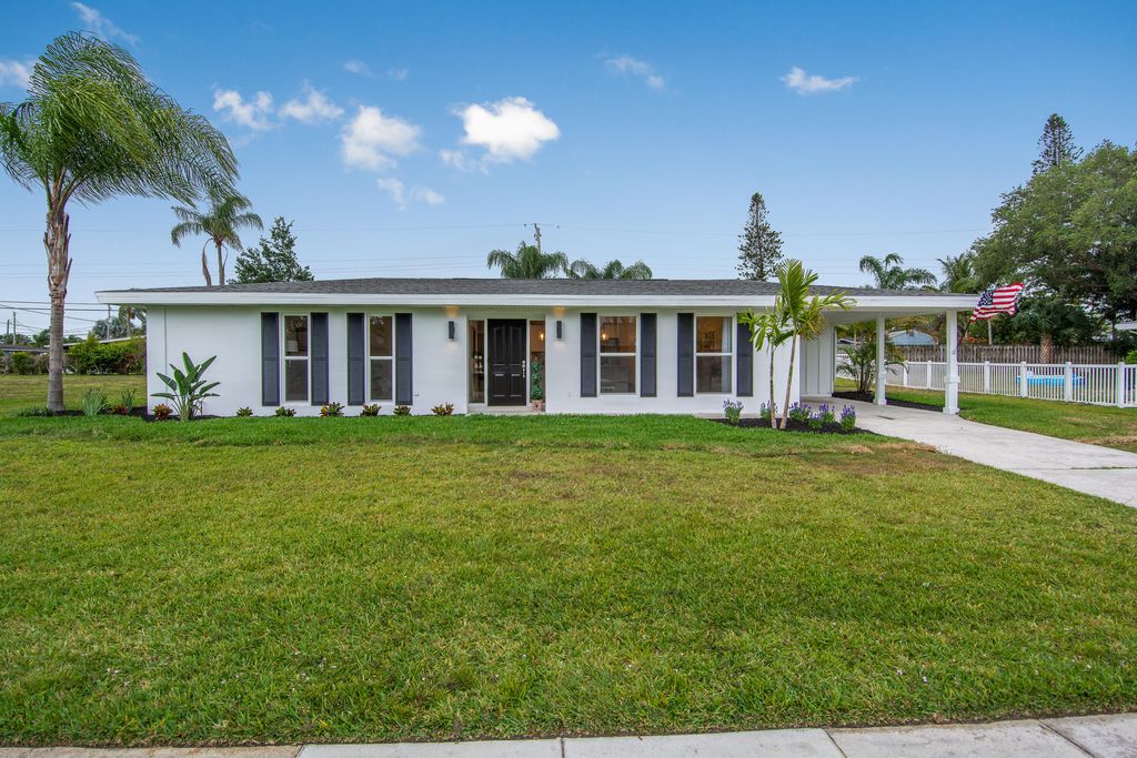 Photo of 1382 SE San Souci Lane, Port Saint Lucie, FL 34952 (MLS # R10793241)