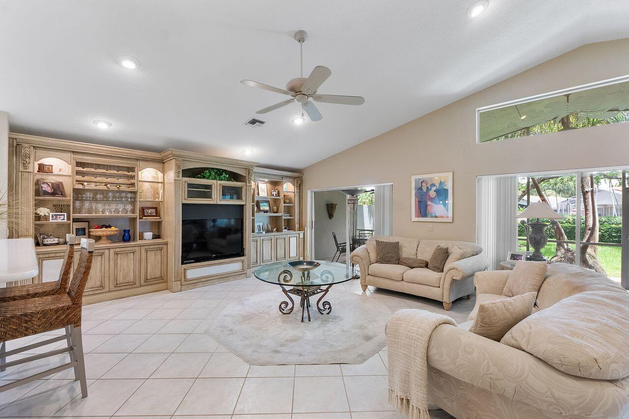 6643 Sherbrook Drive