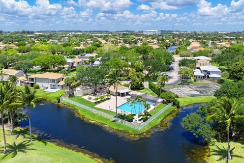 Tiny photo for 620 Commodore Drive, Plantation, FL 33325 (MLS # B26011947)