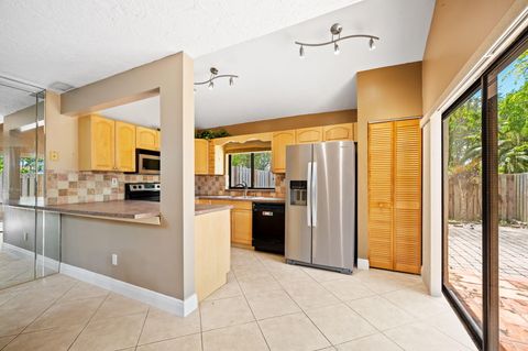 Tiny photo for 620 Commodore Drive, Plantation, FL 33325 (MLS # B26011947)