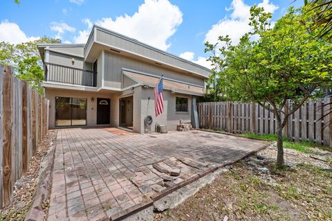 Tiny photo for 620 Commodore Drive, Plantation, FL 33325 (MLS # B26011947)