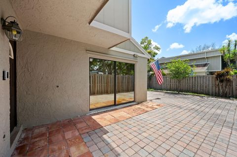 Tiny photo for 620 Commodore Drive, Plantation, FL 33325 (MLS # B26011947)