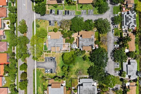 Tiny photo for 620 Commodore Drive, Plantation, FL 33325 (MLS # B26011947)