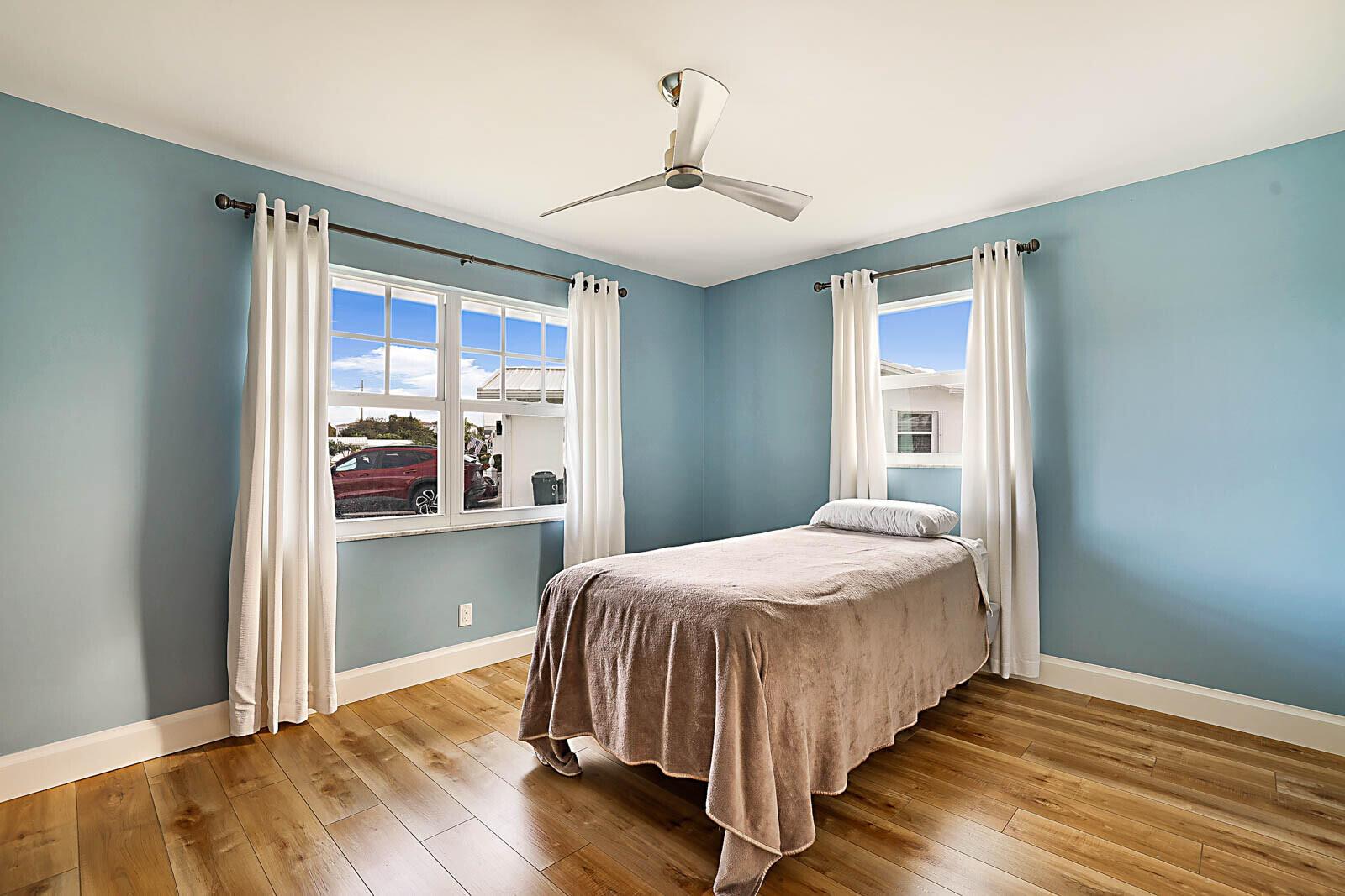 PALM BEACH LEISUREVILLE SEC 3 - Residential