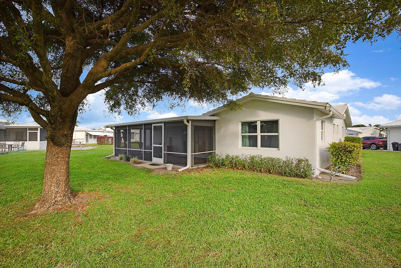 PALM BEACH LEISUREVILLE SEC 3 - Residential