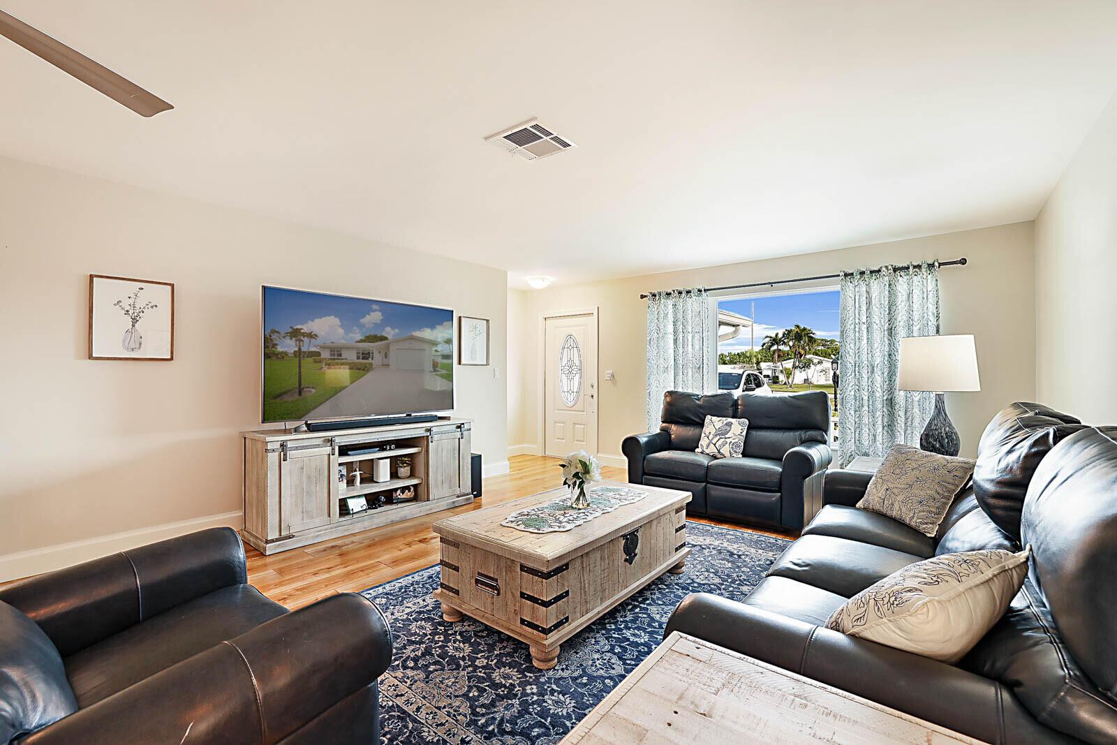 PALM BEACH LEISUREVILLE SEC 3 - Residential