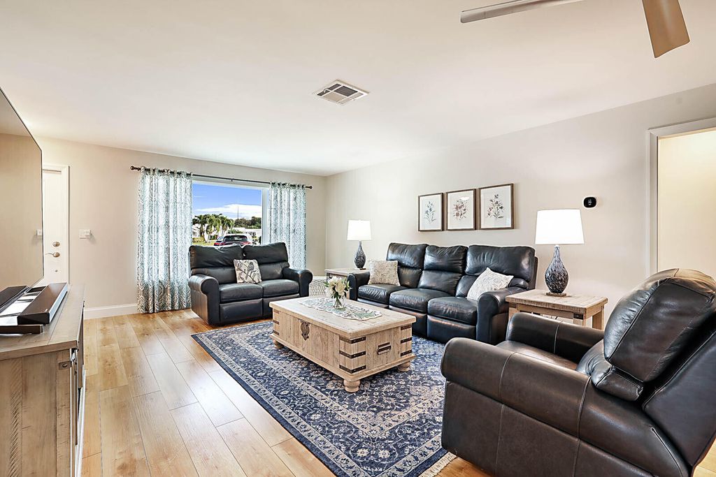 Photo of 507 Canal Way, Boynton Beach, FL 33426 (MLS # R11044791)