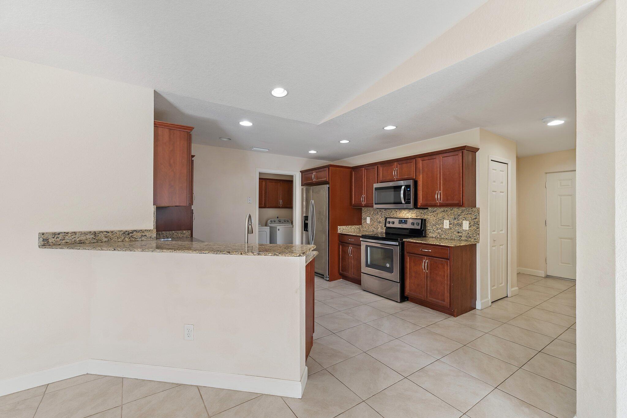 SPANISH LAKES ONE LEASEHO - Residential