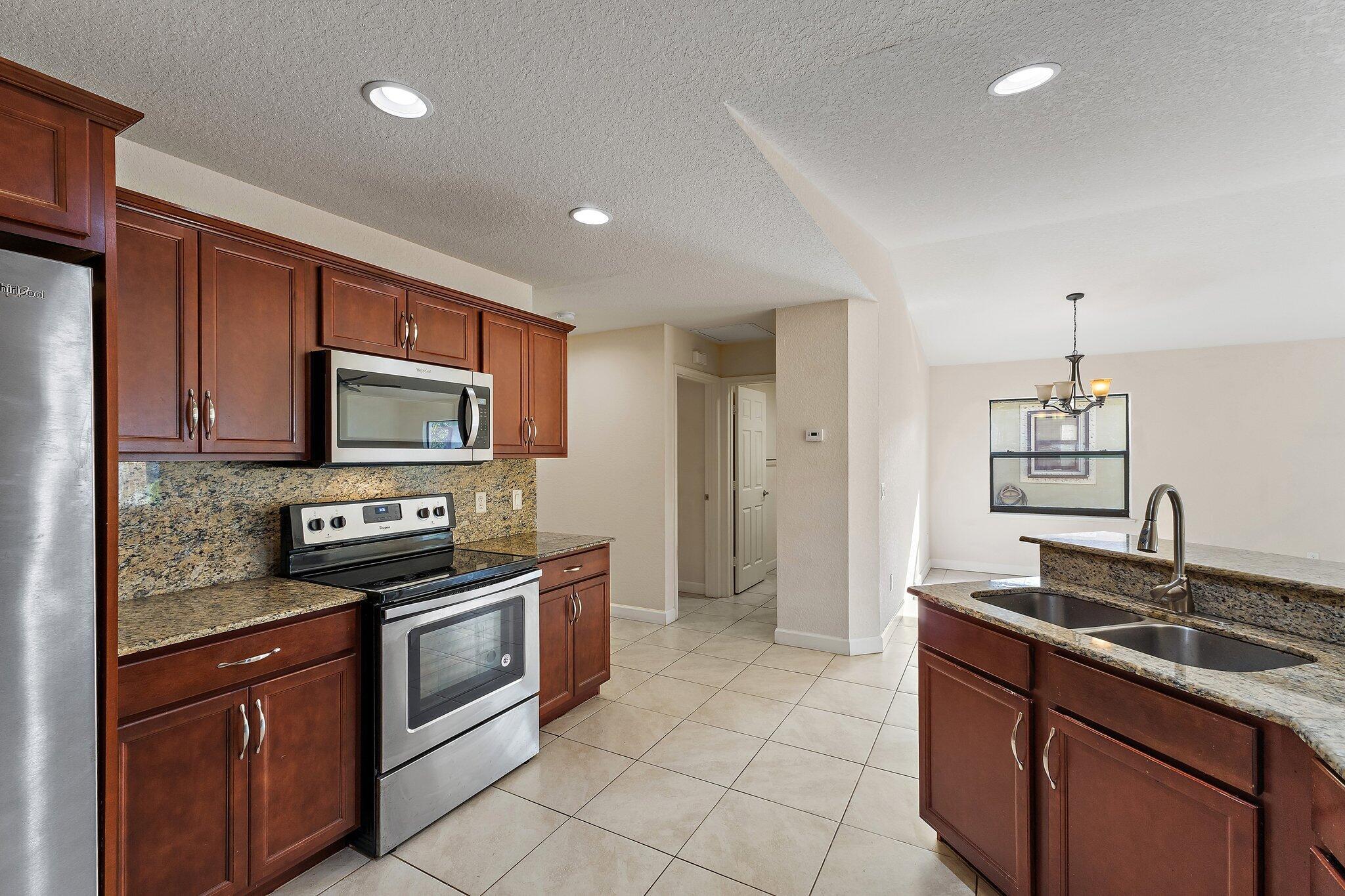 SPANISH LAKES ONE LEASEHO - Residential