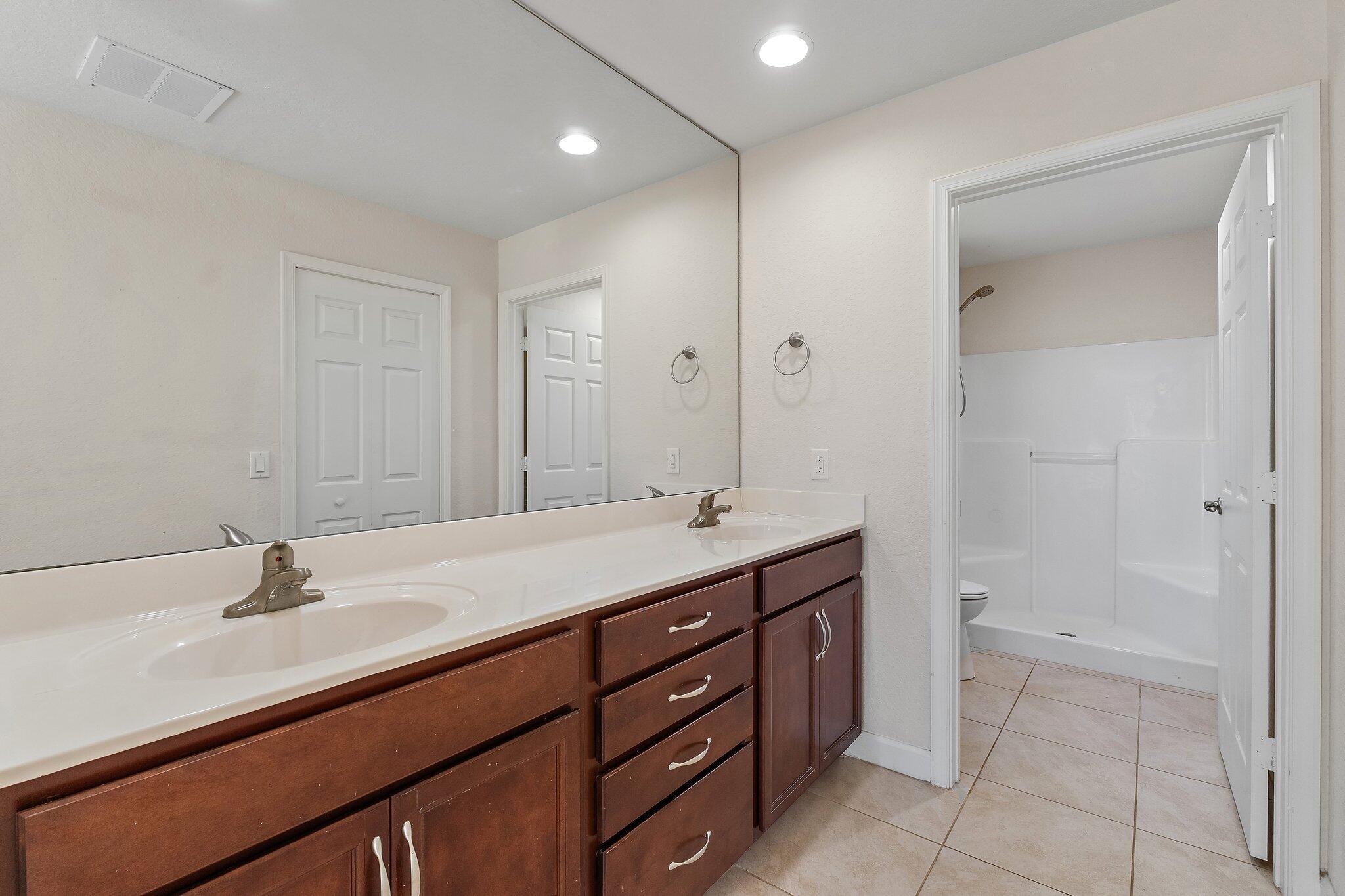 SPANISH LAKES ONE LEASEHO - Residential