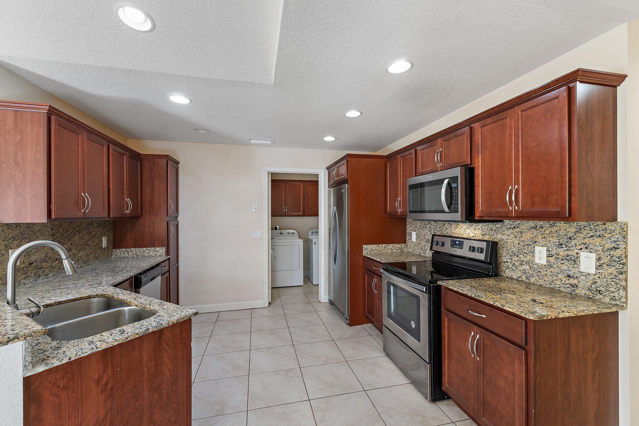 SPANISH LAKES ONE LEASEHO - Residential