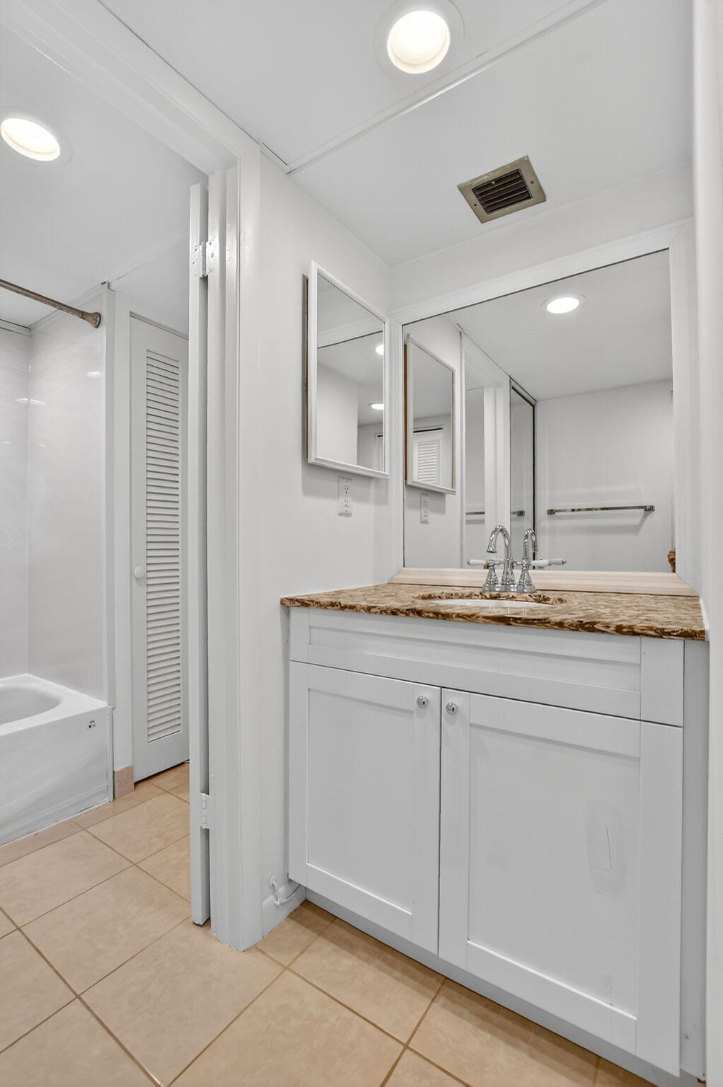 BOCA BAYOU CONDO - Residential Lease
