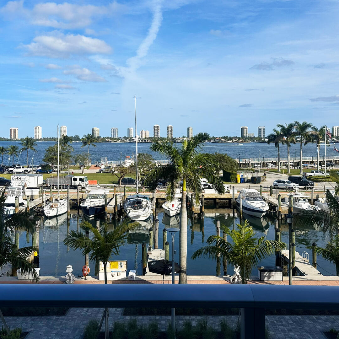 NAUTILUS 220 CONDOMINIUM - Residential Lease