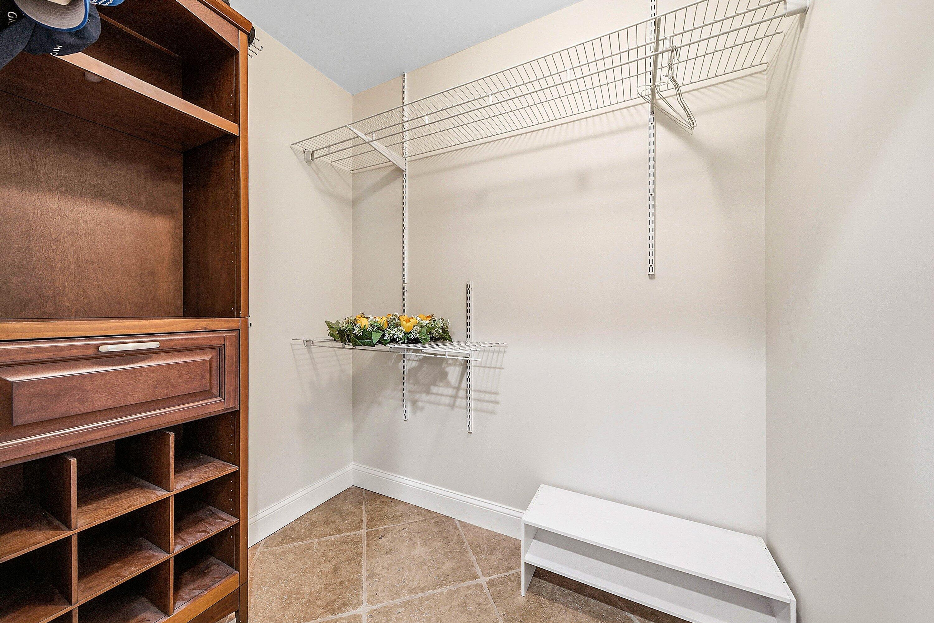 ISLAND ESTATES - Residential