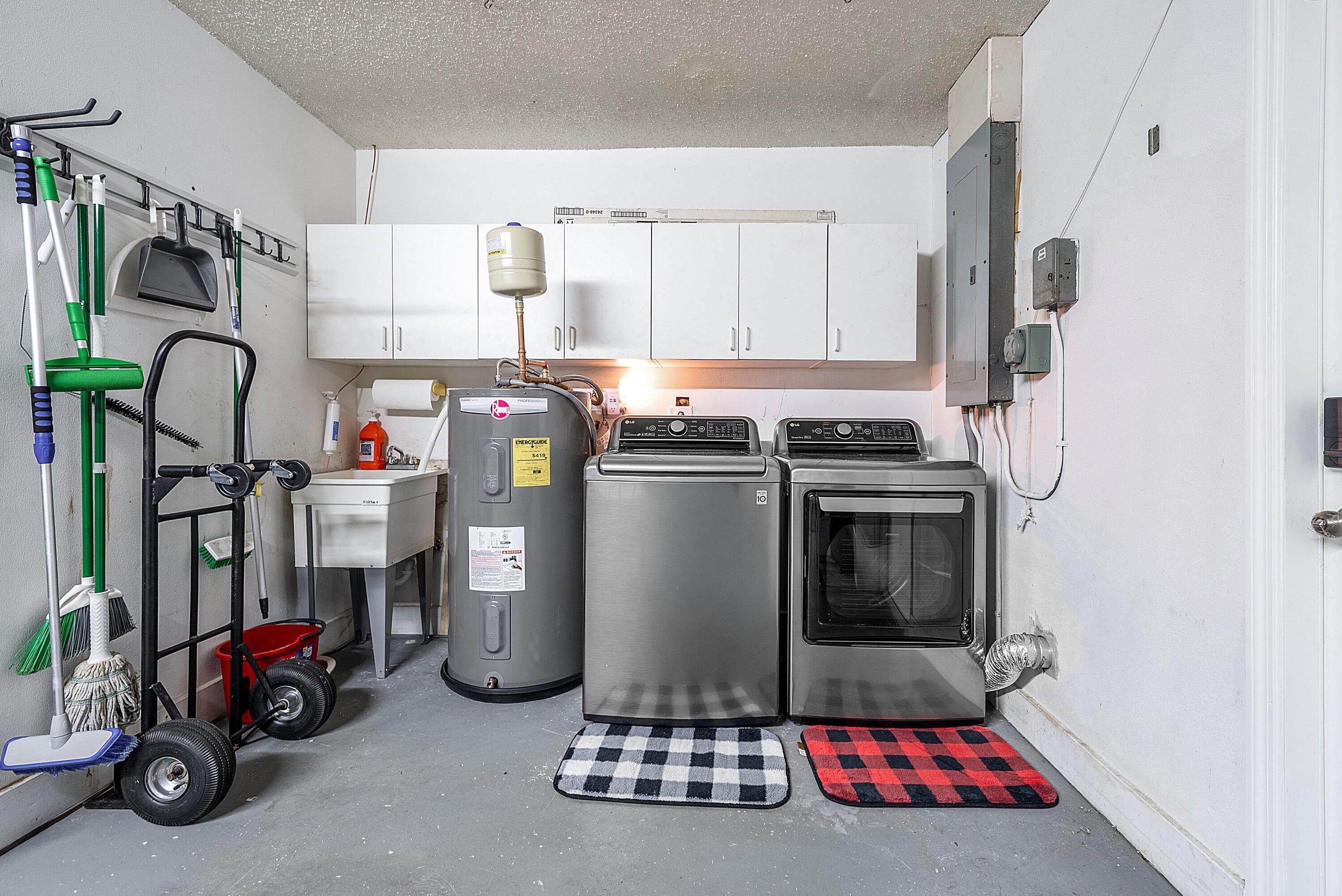 ISLAND ESTATES - Residential